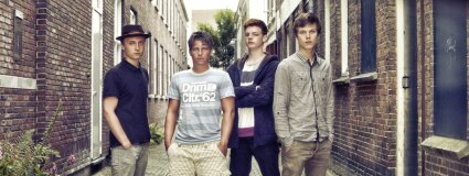 Piepjonge Haagse punkers Fexet releasen debuutalbum wereldwijd via Kung Fu Records
