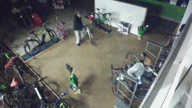 Faroek: nieuwe diefstallenplaag: massaal veel koersfietsen gestolen