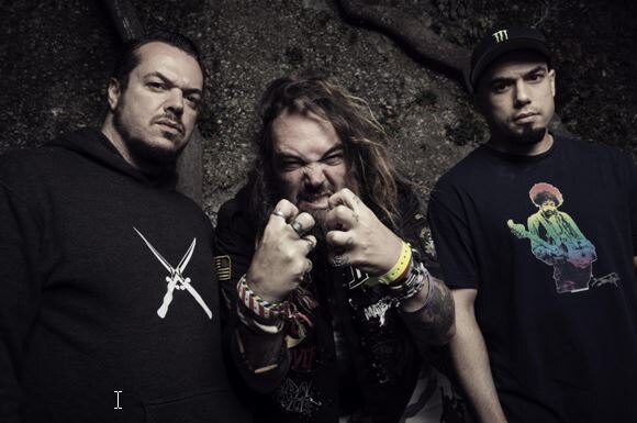 Cavalera Conspiracy – exclusive track premiere for 'Babylonian Pandemonium'!
