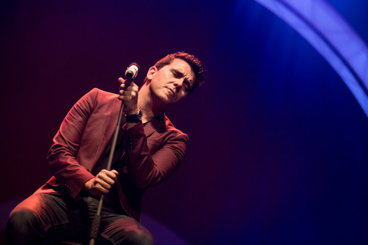 Jan Smit weet het publiek moeiteloos te charmeren