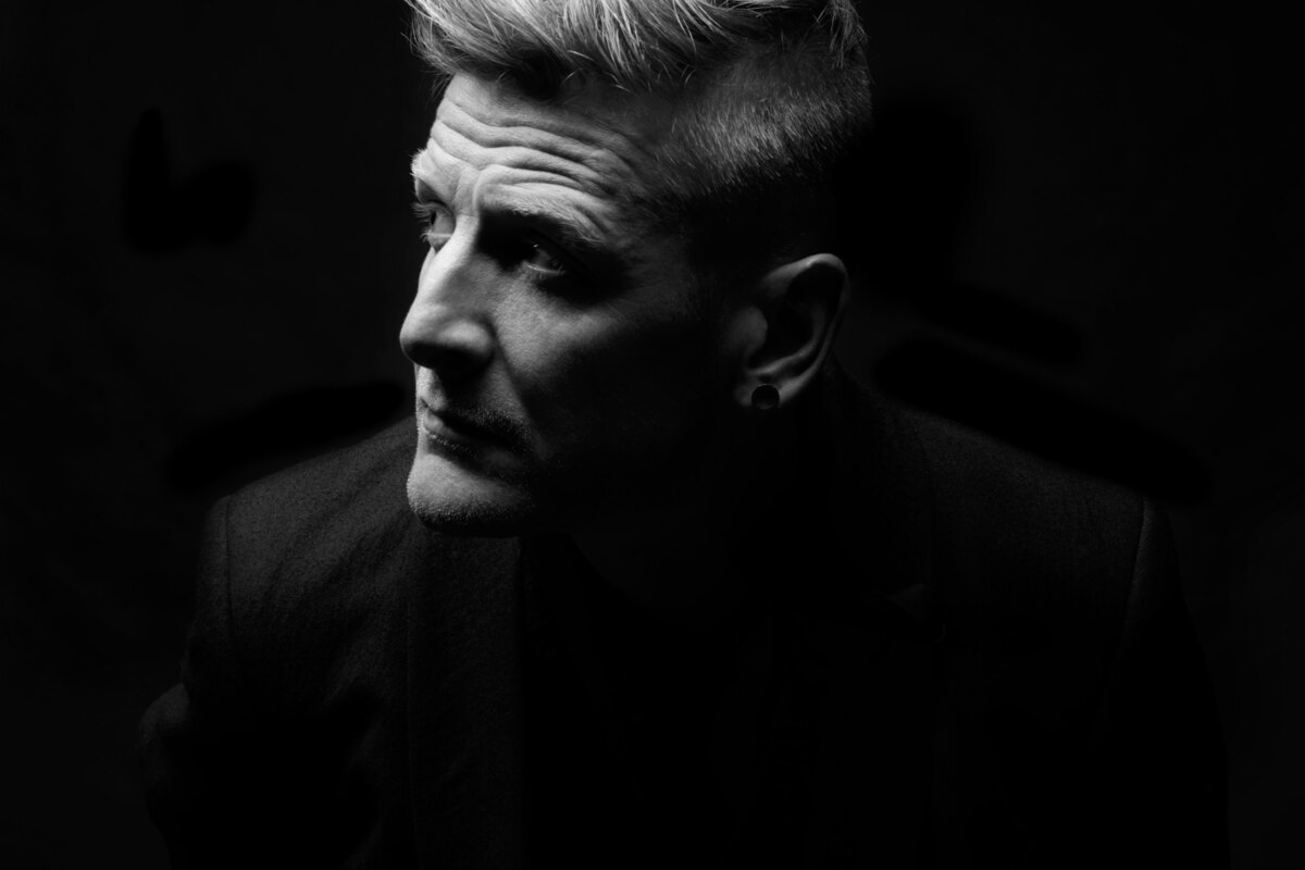 Ozark Henry stelt video en single 'We Can Be Heroes' voor