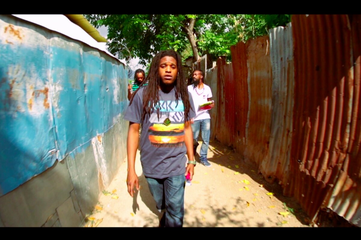 Black-Am-I drops new video "In the ghetto"