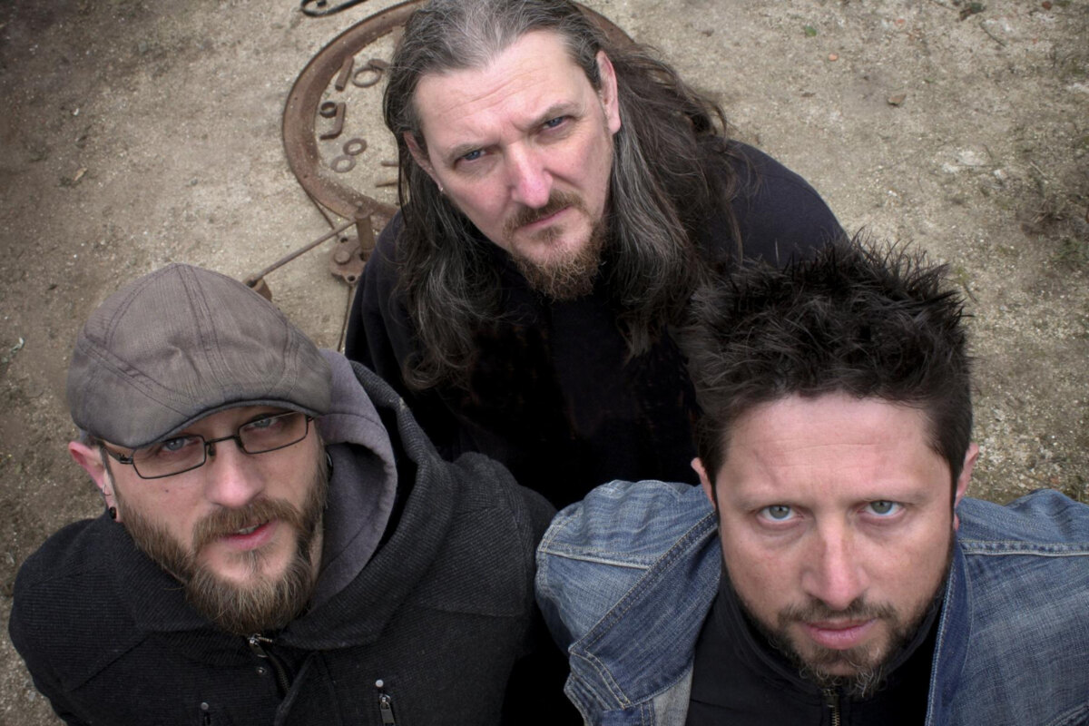 Glowsun: videopremiere for track" Behind the moon"
