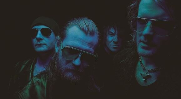 Mammoth Mammoth premiere music video premiere for track “Fuel Injected”!