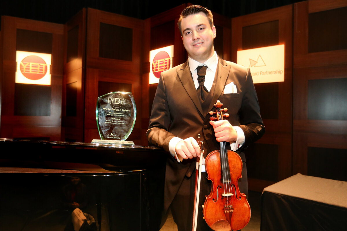 19-jarige violist Vilmos Csikos wint Young Belgian Talent 2015