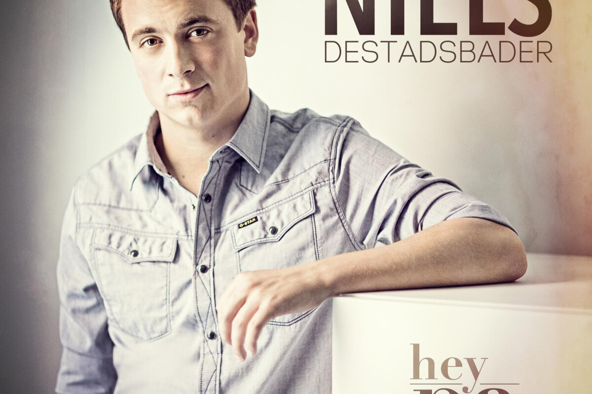 Niels Destadsbader scoort nummer 1 in Vlaamse Ultratop 50
