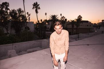 Flume's "Never be like you" remixes EP out today