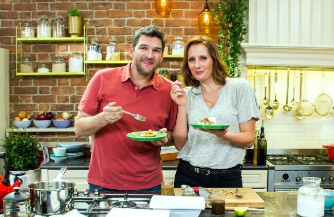 Roel Vanderstukken proeft de allereerste asperges van het seizoen in De Keuken van Sofie