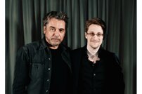 Jean-Michel Jarre  werkt samen met Edward Snowden