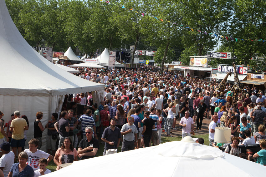 Meer tentdak voor 20 jarig Ribs & Blues !
