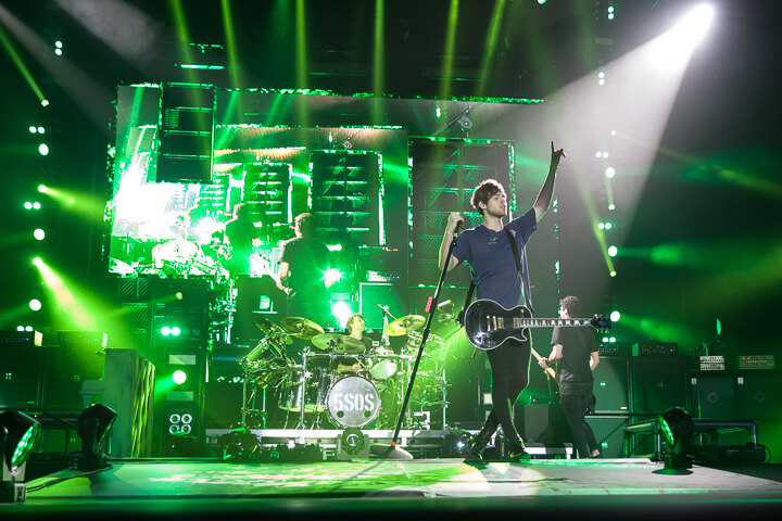 Twerking in Antwerp met 5 Seconds of Summer