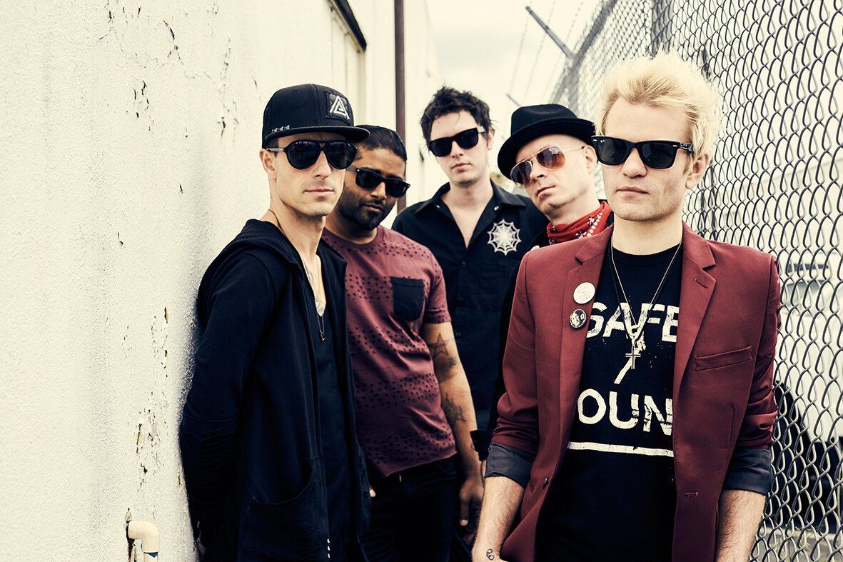 Sum 41 release new fan track and music video for "Fake my own death"