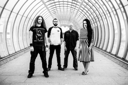 Kingbreaker release their new video for 'Straitjacket' single!