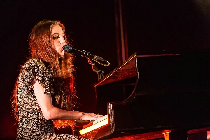 Birdy speelt intieme set in 013