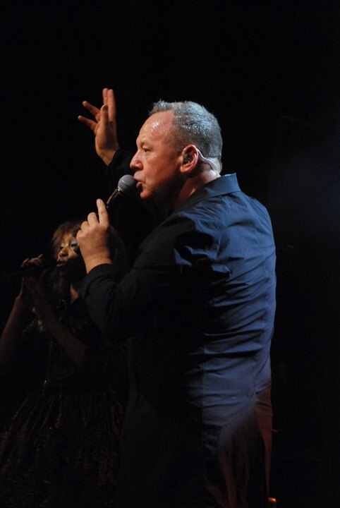 Jim Kerr at Zermatt Unplugged Kaufleuten: Simple Minds is like a football team