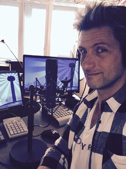 Gene Thomas debuteert als radiopresentator
