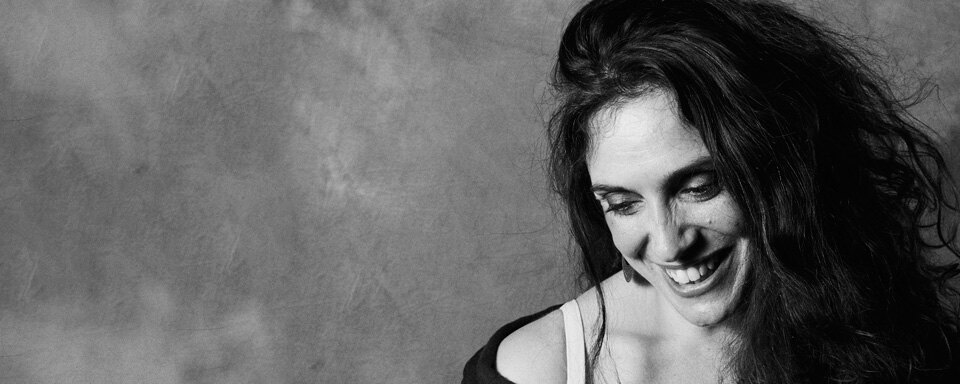Intrigerende singer-songwriter NEeMA komt op 2 april naar Gent