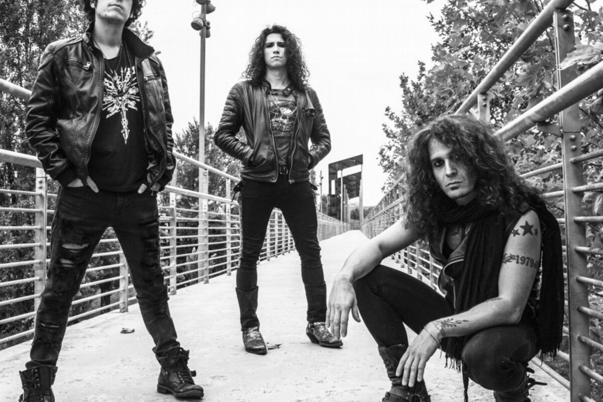 Dobermann - 'Pure Breed' videoclip online 
