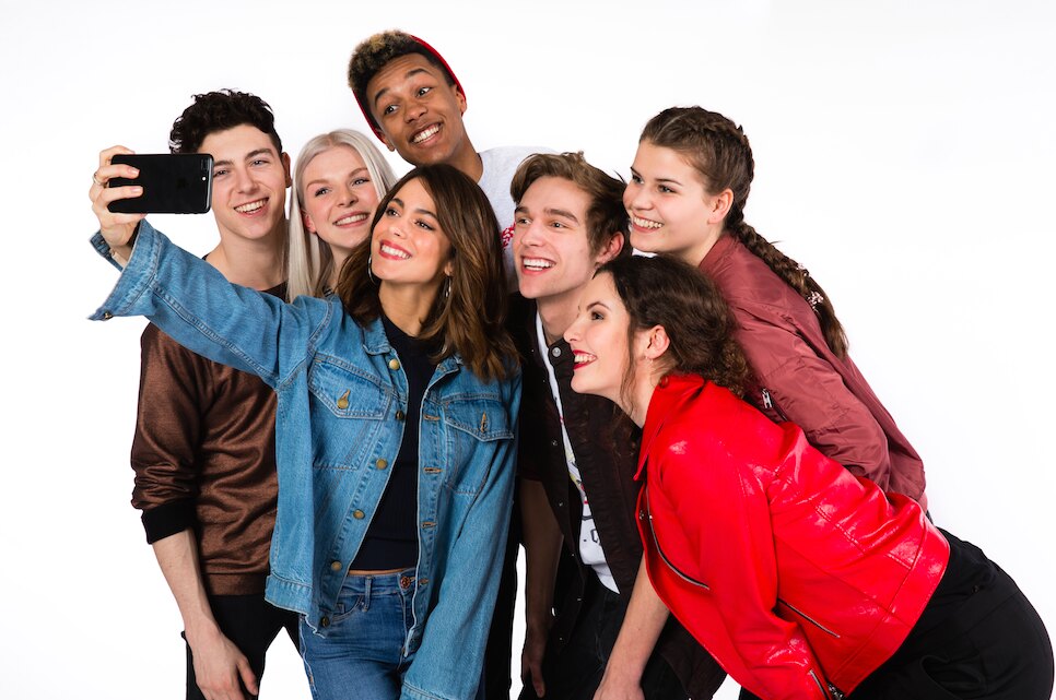 Exclusieve ontmoeting wereldster Martina 'TINI' Stoessel en Just Like Me! in Brussel