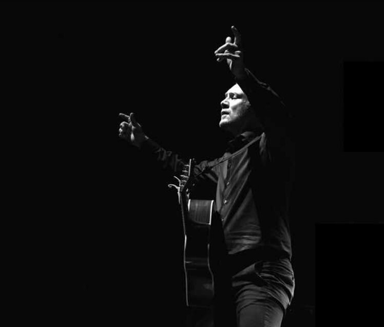 David Gray geeft akoestisch concert in Carré