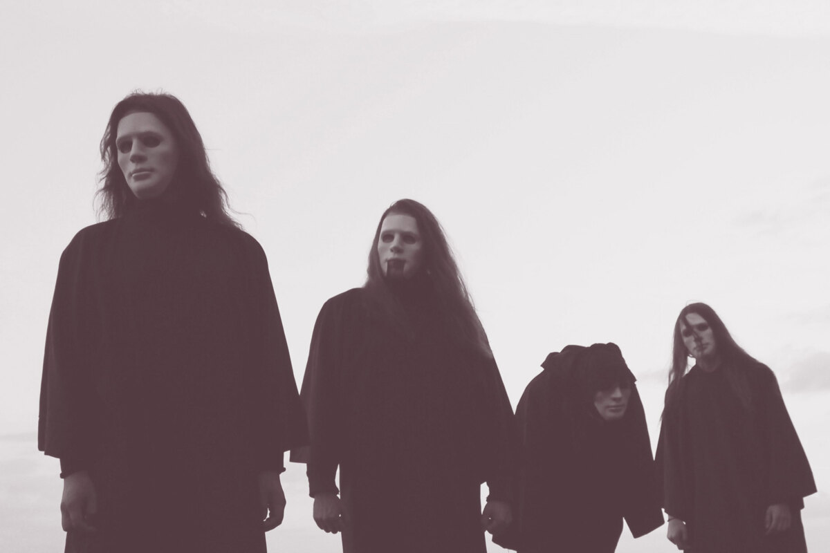 Below The Sun premiere video for new track 'Mirrors'