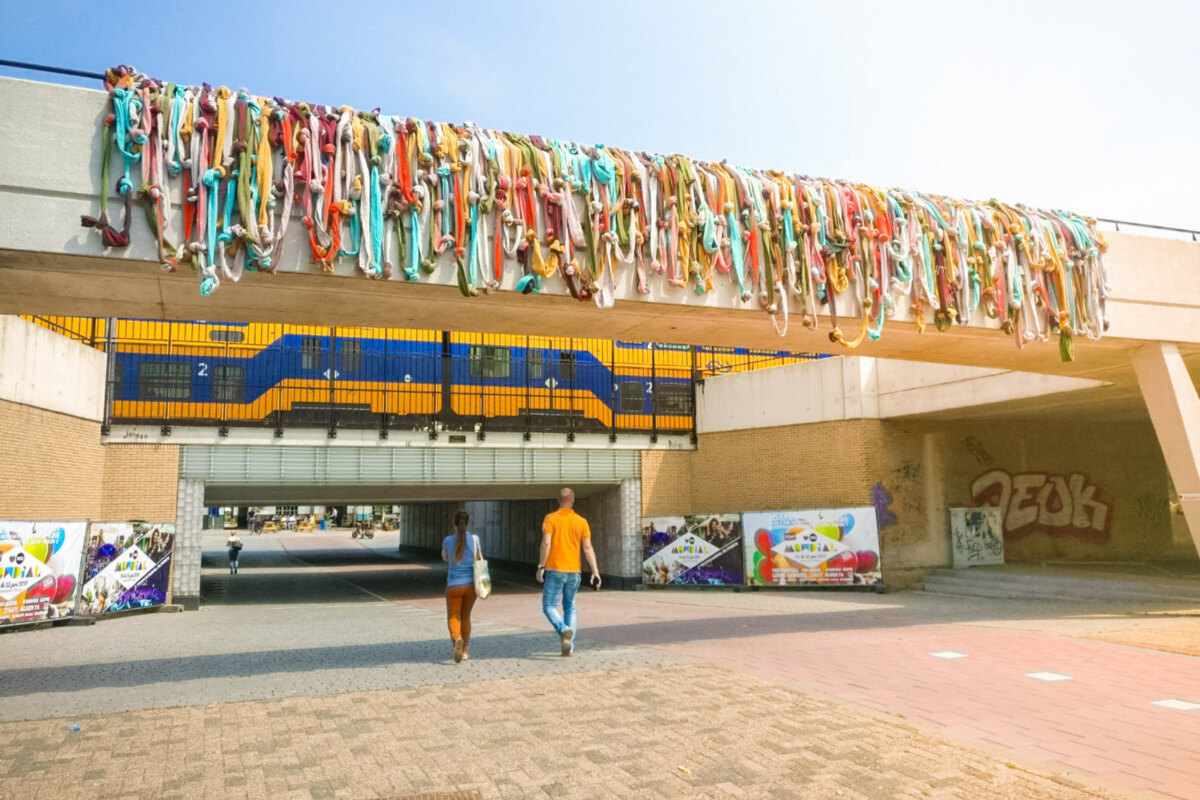 Textielkunstwerk van Magda Sayeg naar Festival Mundial