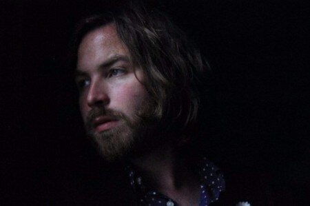 Darkly humorous Irish singer Louis Brennan releases debut single 'Bit Part Actor'