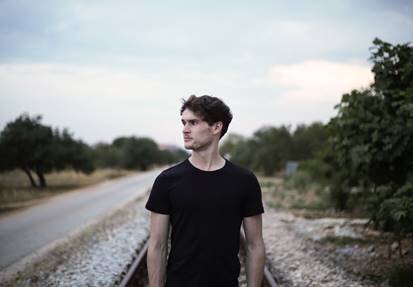 Daniel Docherty unveils new track Hold Me through [PIAS] Recordings