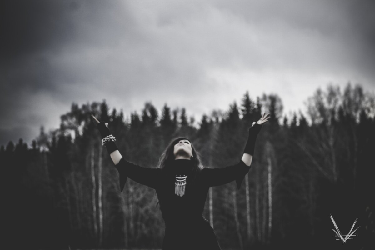Vermilia: New video for "Vedestä Vieraantunut"