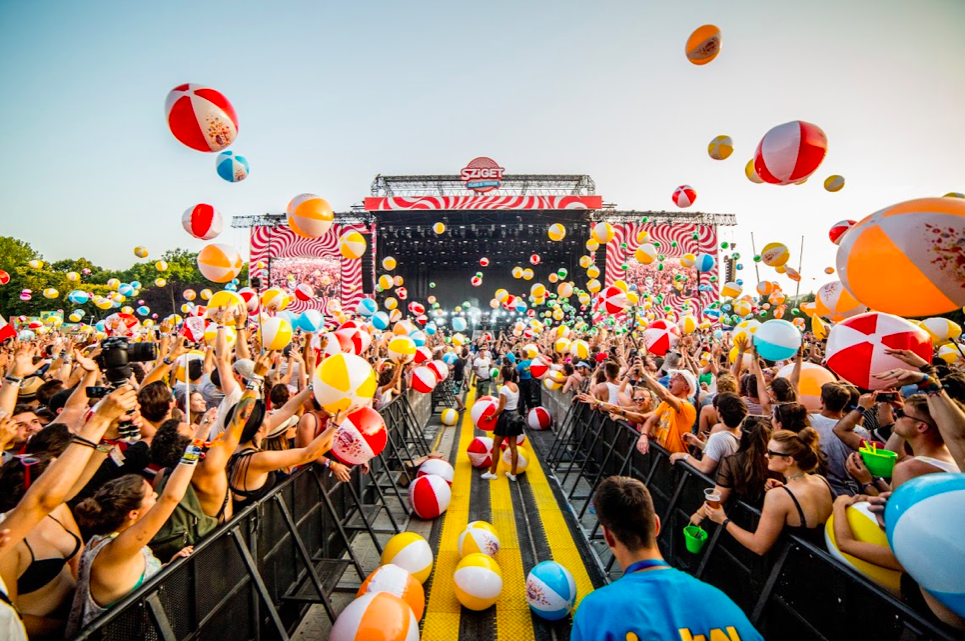 Arctic Monkeys toegevoegd aan de affiche van Sziget