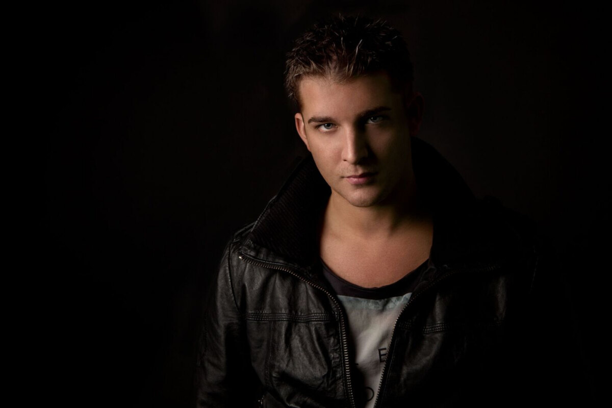 Darude delivers the first release on revamped Garuda imprint titled 'Surrender' alongside Ashley Wallbridge
