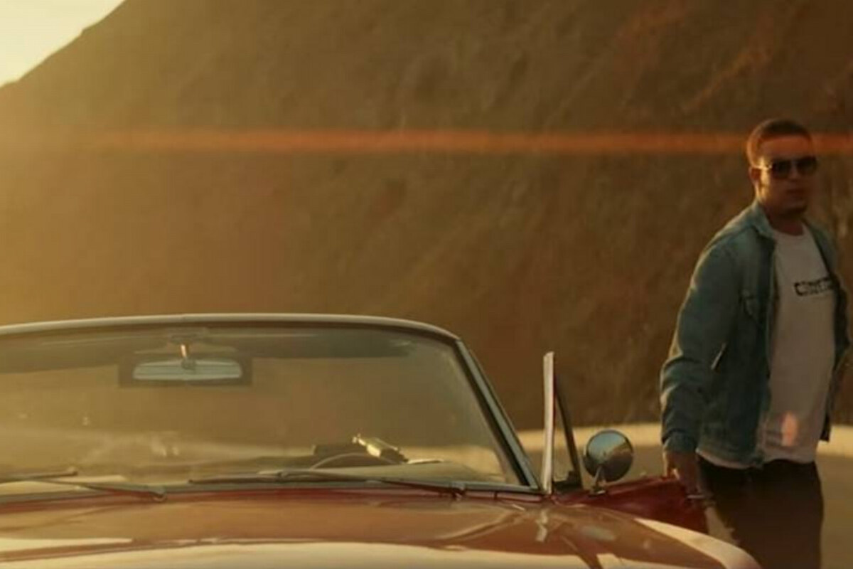 Ramzi stelt voor "Flashbacks"