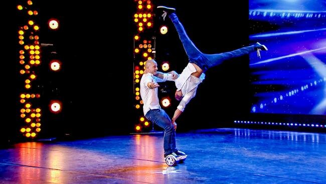 alsbrekende stunts in de studio én op het water in Belgium's Got Talent