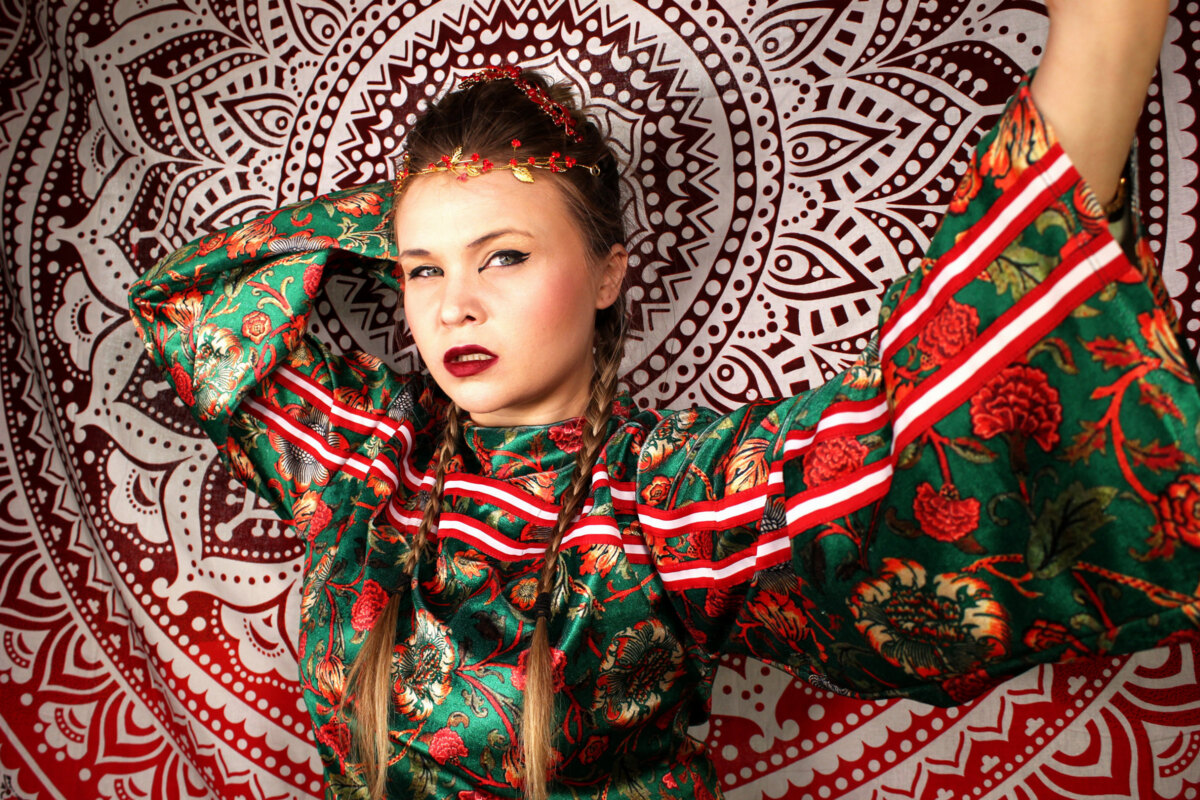  Cherryade release  new single  'EMPRESS'