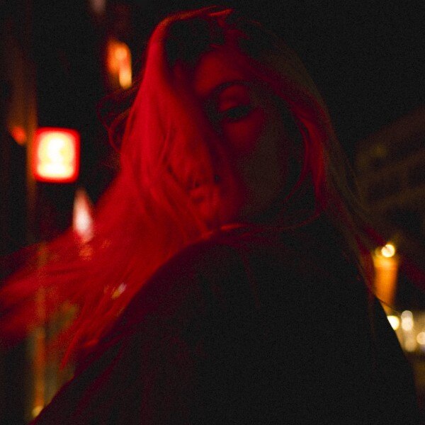 Emma Bale stelt nieuwe single voor