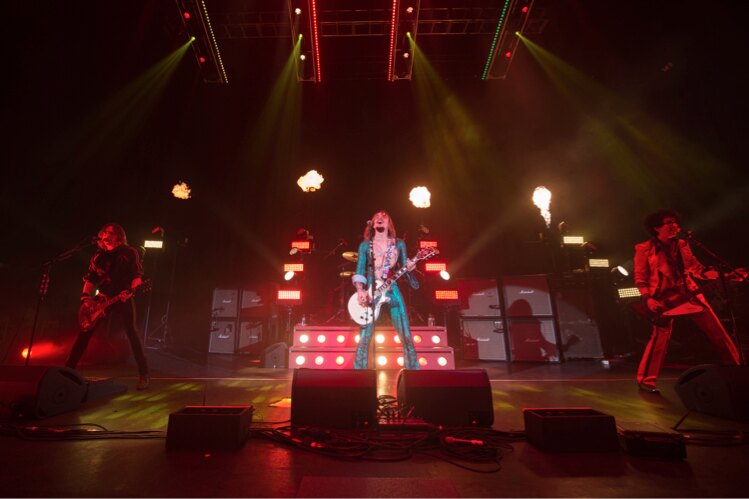 The Darkness release new live track 'Solid Gold' 