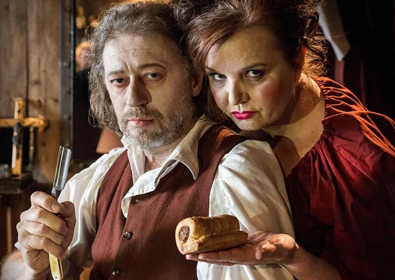 Vzw pateeke & Charpentier bvba brengen Sweeney Todd voor de eerste keer naar Vlaanderen.