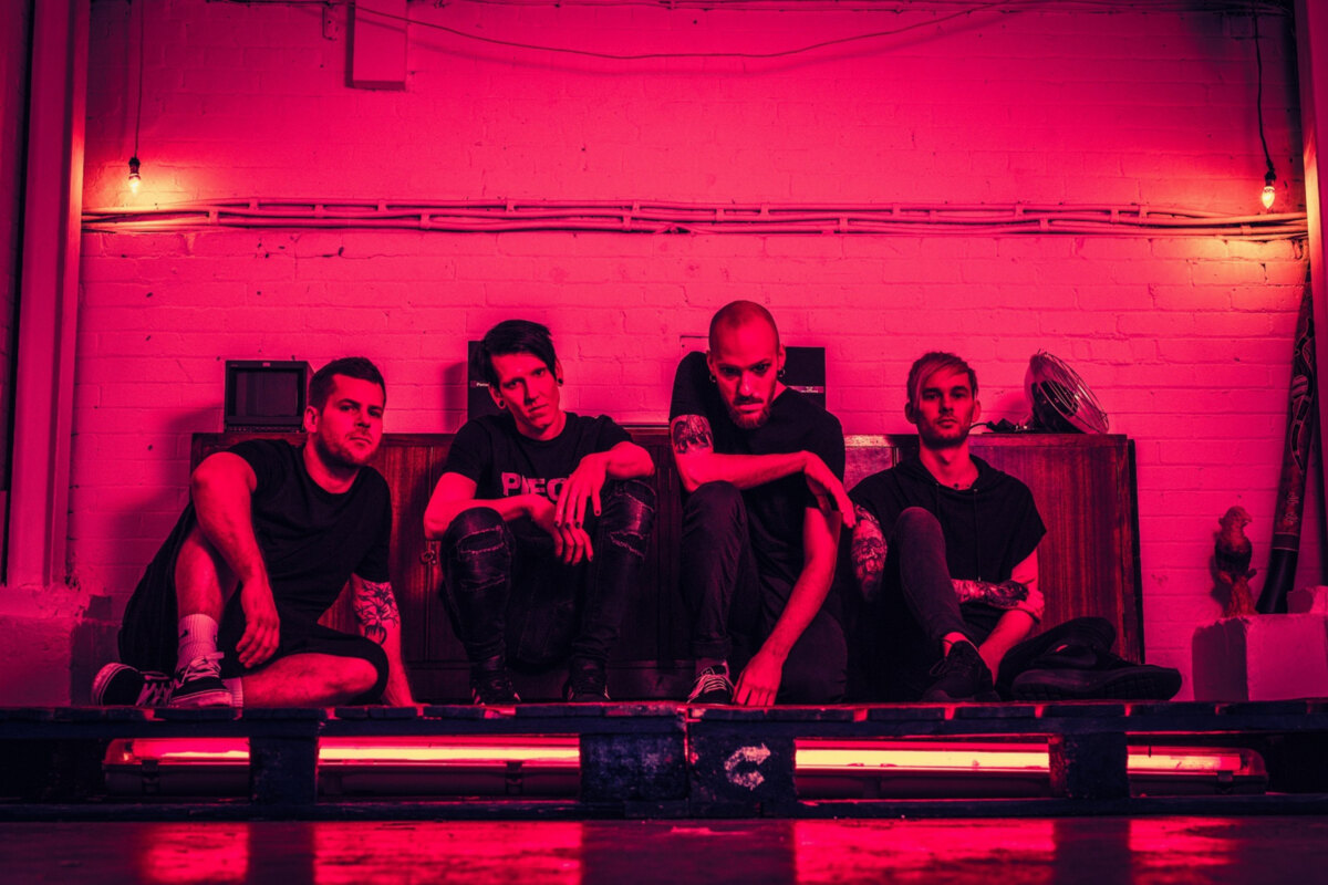 Leashes new song "Between the Lines"