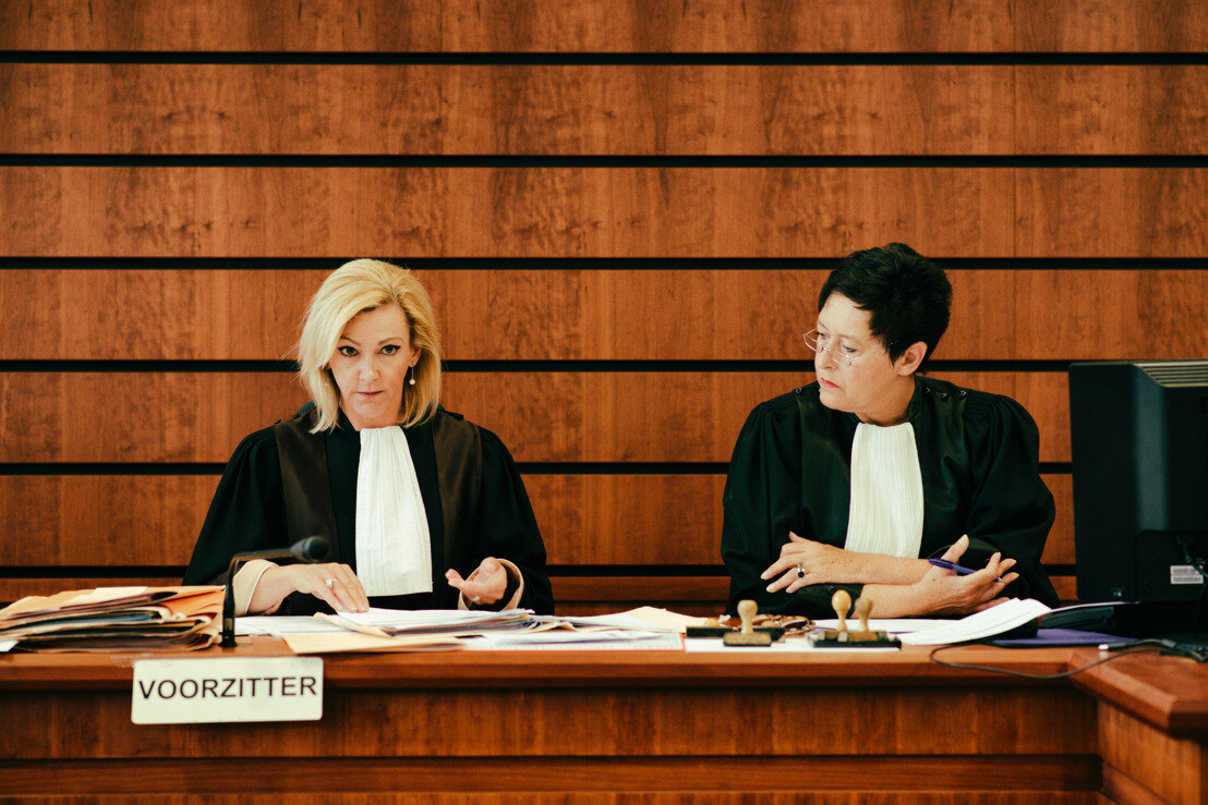 De rechtbank: Meester, het begint weer!