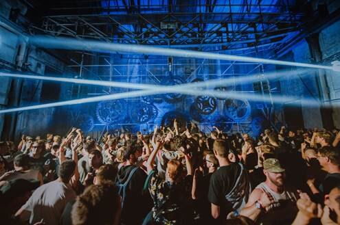 Voltage Festival: 2 dagen feesten op loeiharde beats te midden van een voormalige elektriciteitscentrale