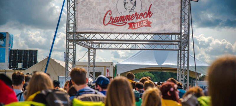 Emma Bale en Portland wekken Crammerock-kampeerders