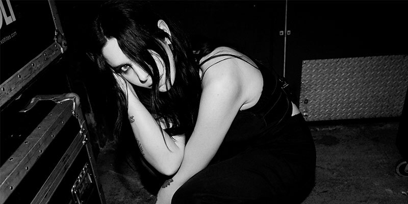 Chelsea Wolfe is special guest bij A Perfect Circle