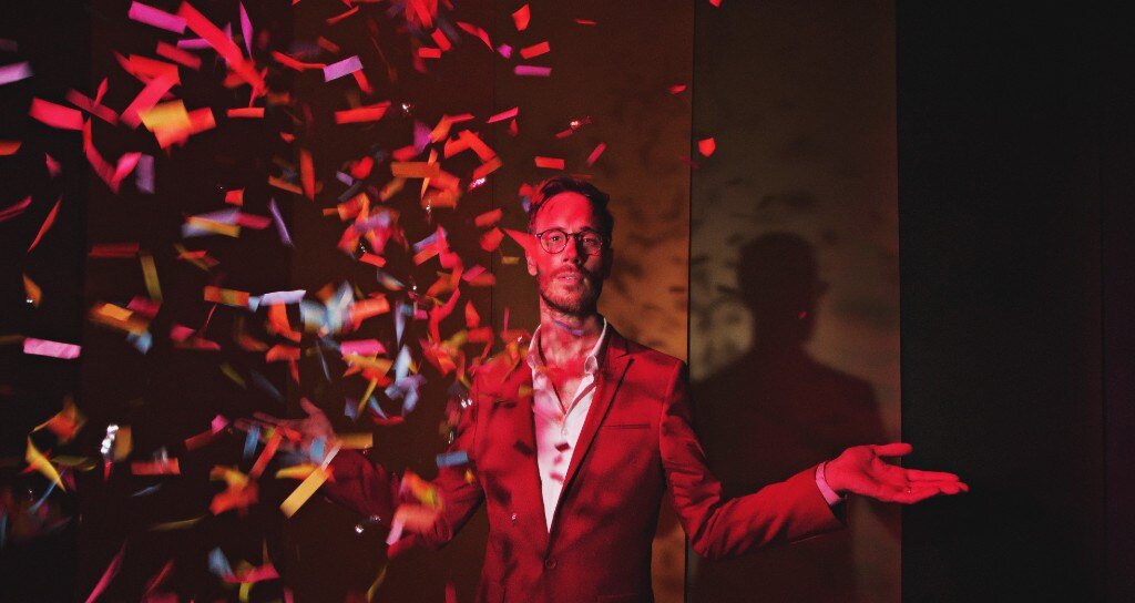 Hellogoodbye Get 'Close' In Steamy New Video