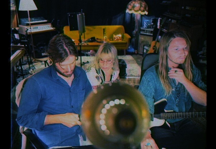 Zweeds dreampop trio ViVii kondigt optreden op London Calling en nieuwe single aan