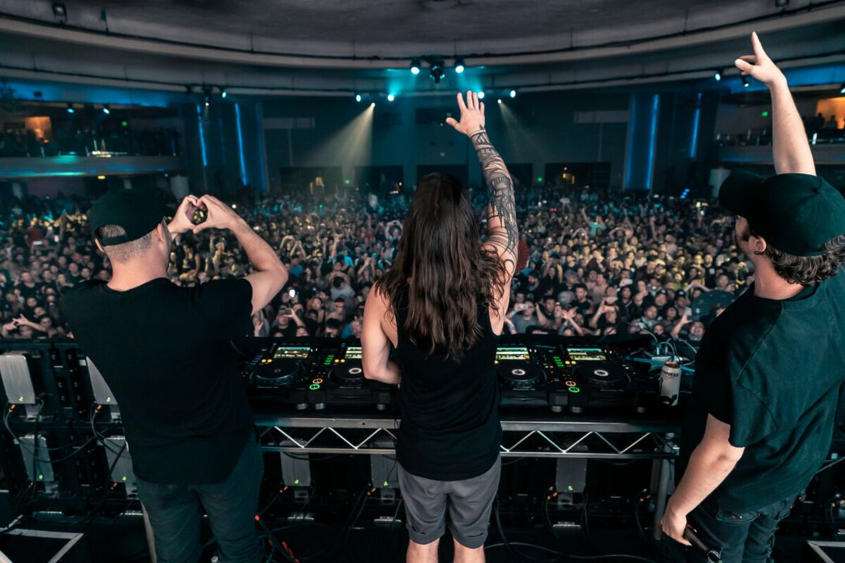  Seven Lions & SLANDER team up on highly anticipated "First Time"