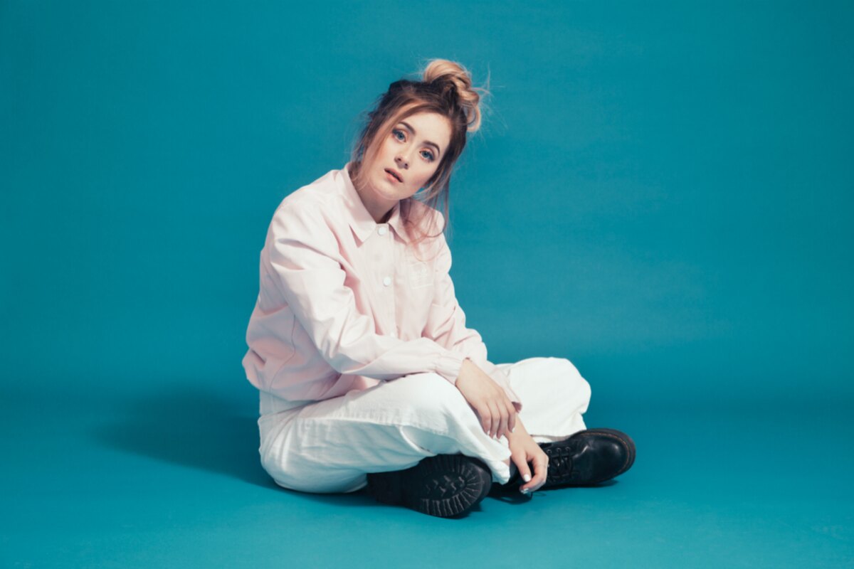 Iselin releases acoustic version of new single 'Lost'