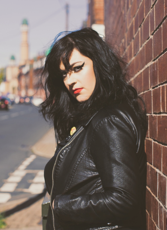 Louise Distras releases new single 'Street Revolution'