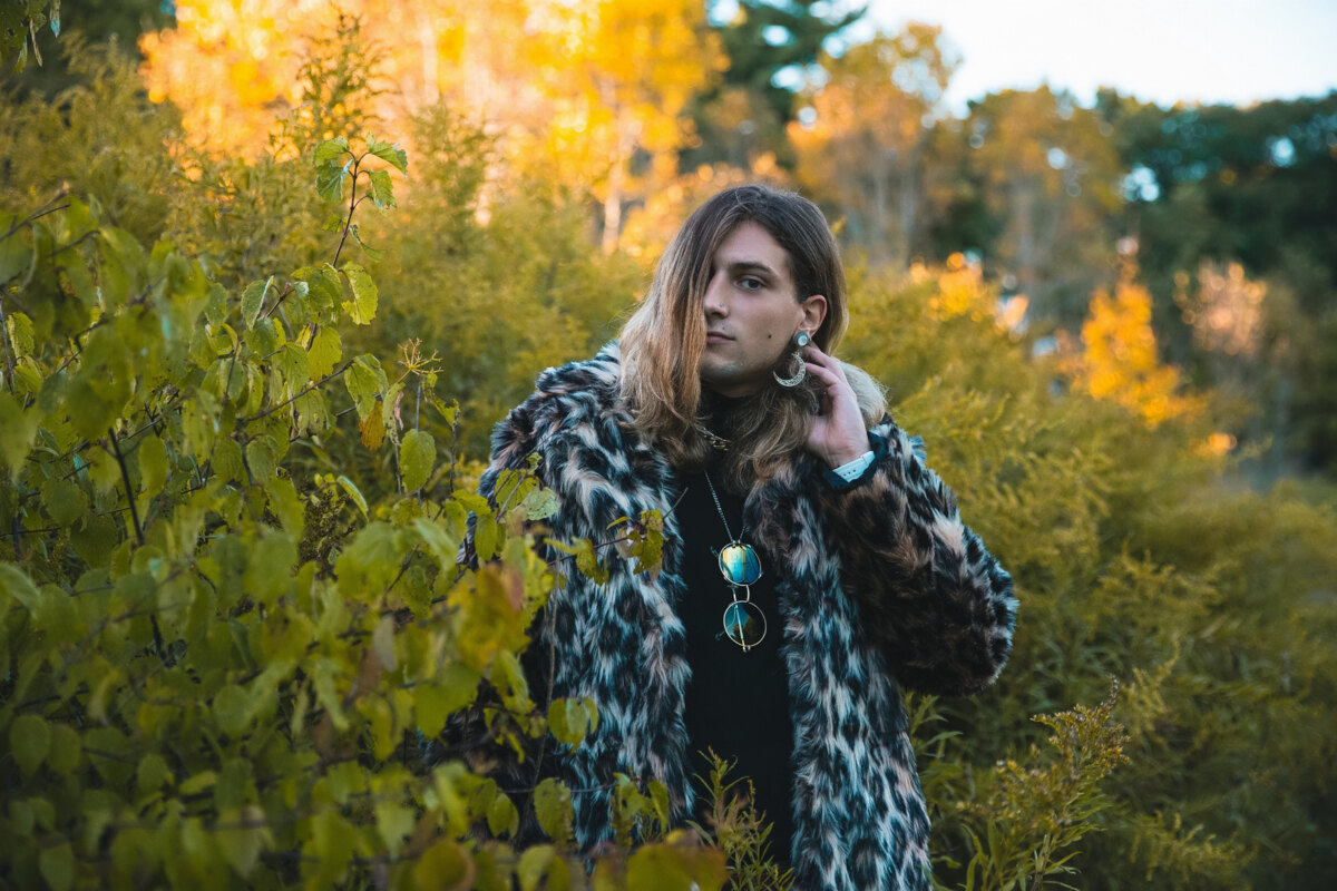 Hazel Bloom releases new single " Nobody's Nothing "