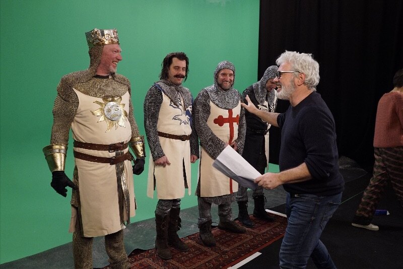 Een exclusieve kijk achter de schermen bij de shoot van Monty Python's Spamalot