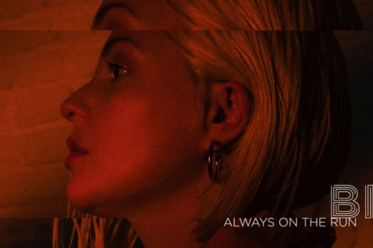 Billie stelt nieuwe single 'Always On The Run' voor